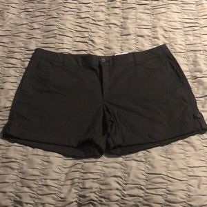 NWT Liz Claiborne black shorts sz 18